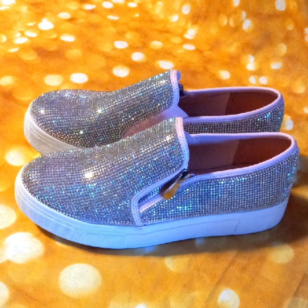 NEW! These never-worn sparkling pink rhinestone slip-on shoes are gorgeous! 💗